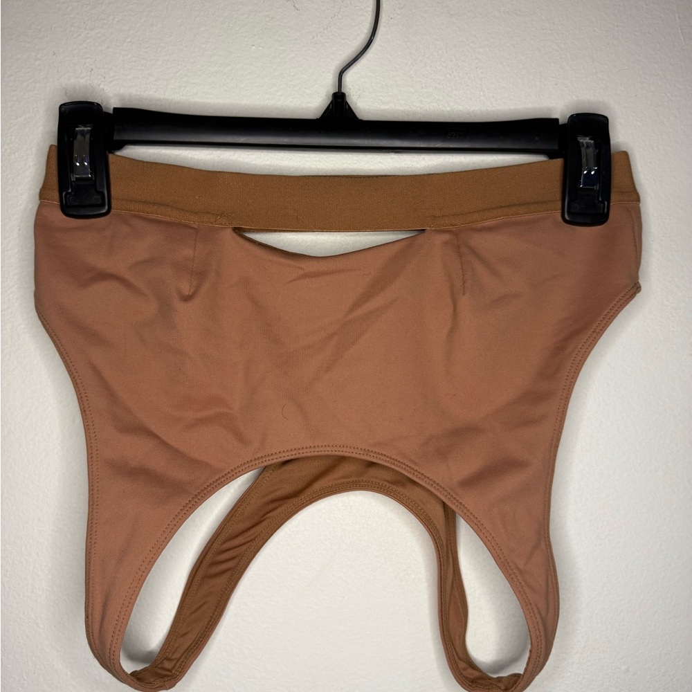 ALO Yoga Moonlight Bra in Henna